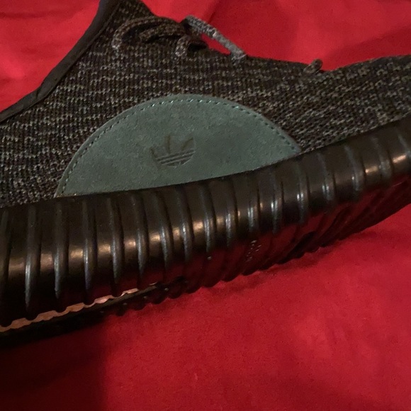 Yeezy - Picture 2 of 3